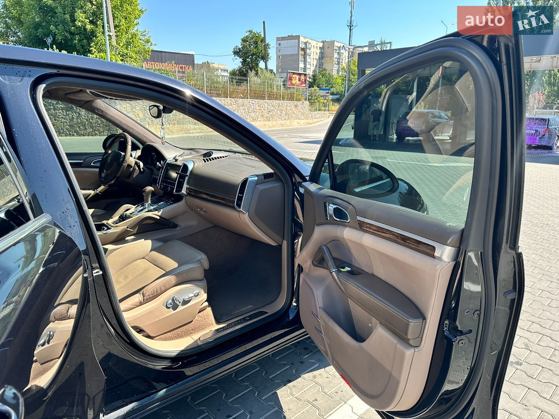 Porsche Cayenne 2012 VIN WP1ZZZ92ZCLA49147 фото оголошення 8 з 17
