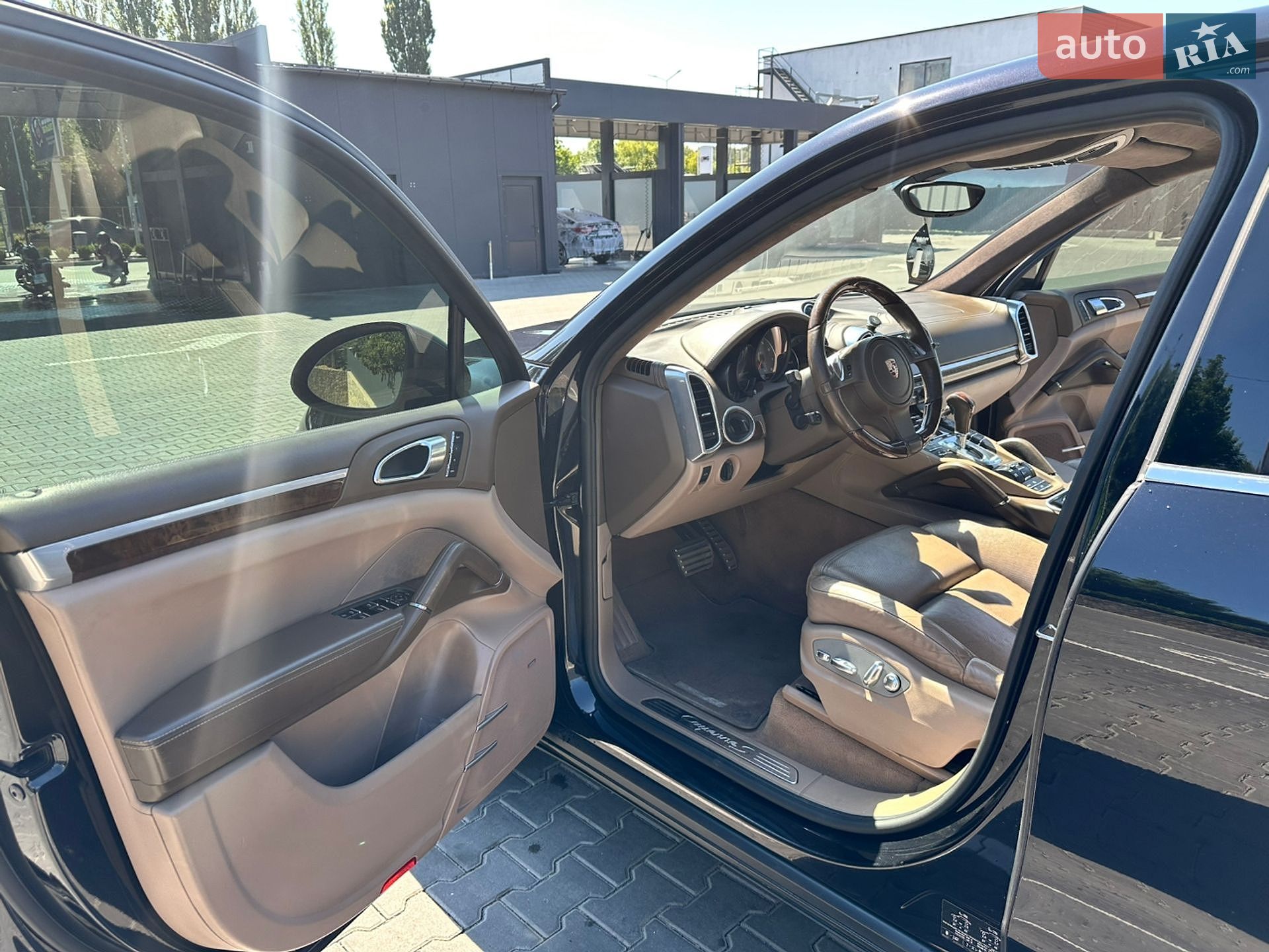 Porsche Cayenne 2012 VIN WP1ZZZ92ZCLA49147 фото оголошення 10 з 17