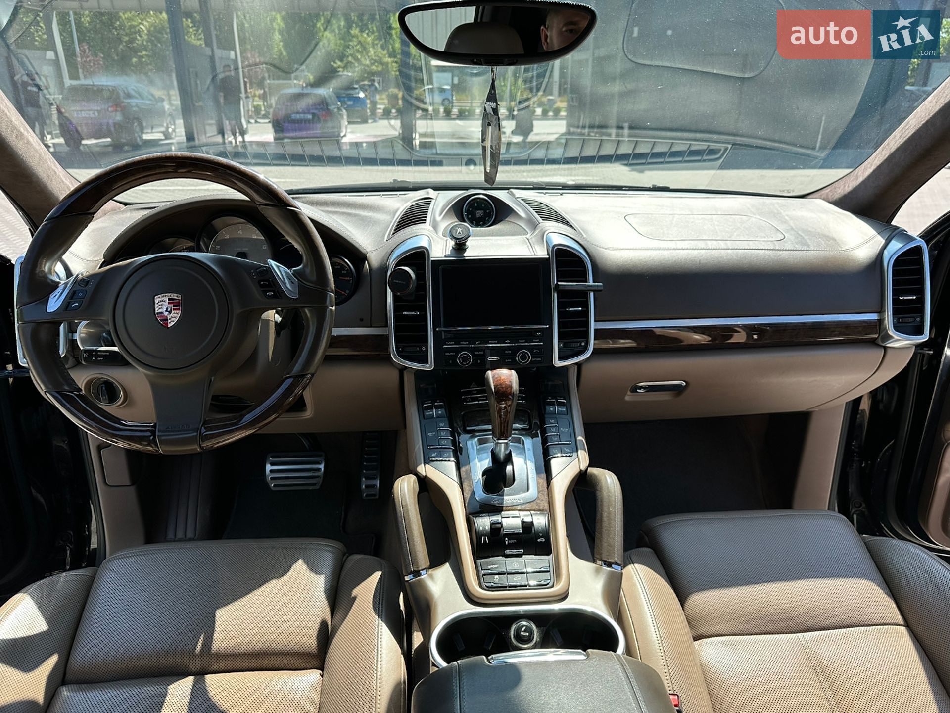 Porsche Cayenne 2012 VIN WP1ZZZ92ZCLA49147 фото оголошення 13 з 17