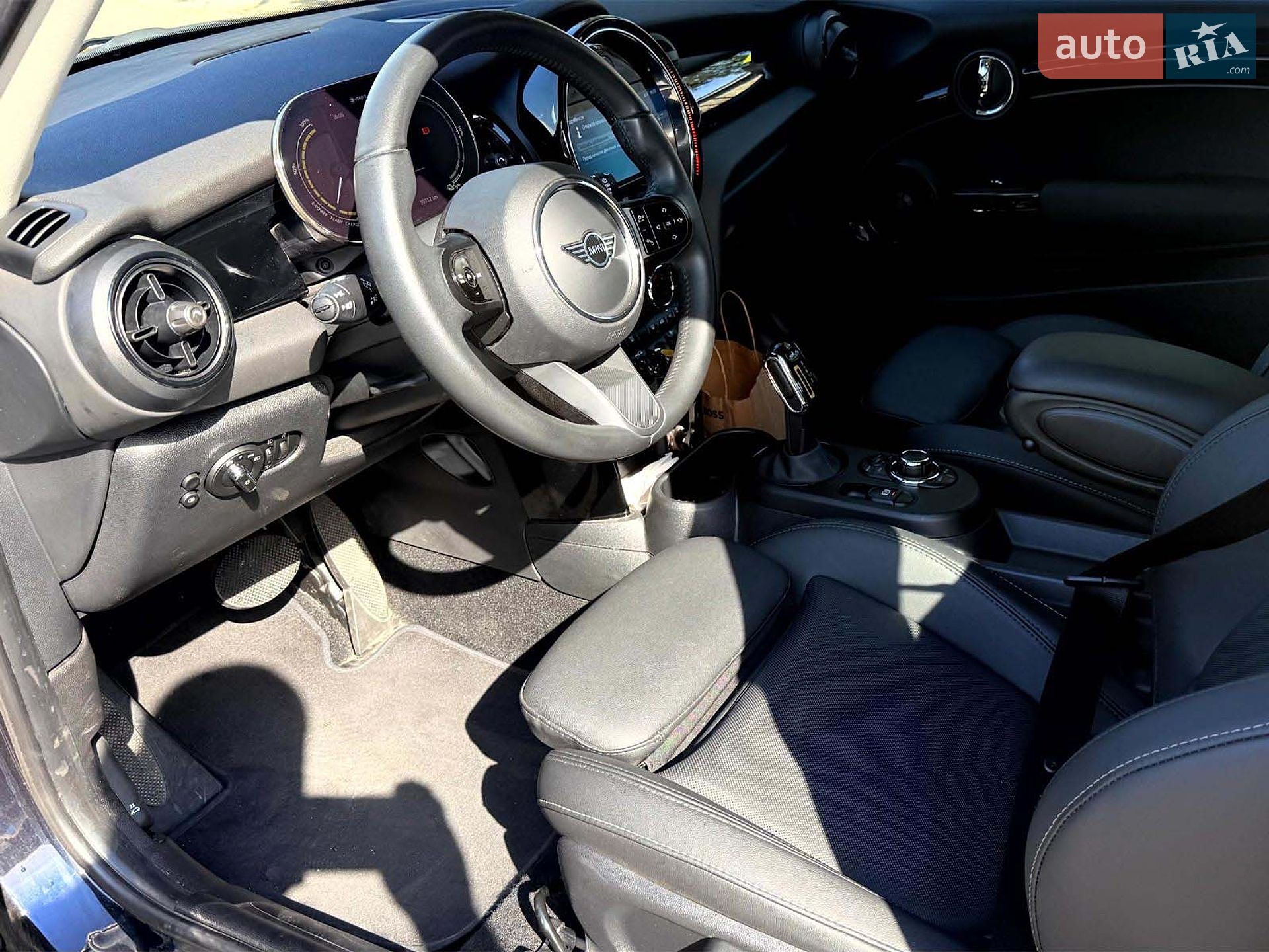 MINI Cooper 2023 VIN WMW11DJ09R2V80869 фото оголошення 10 з 20