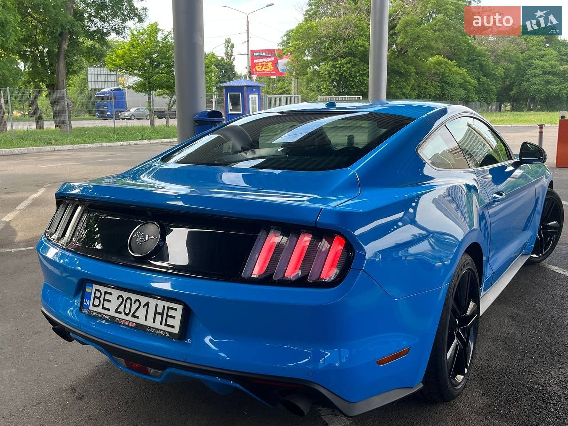 Ford Mustang 2017 VIN 1FA6P8TH5H5285983 фото оголошення 8 з 33