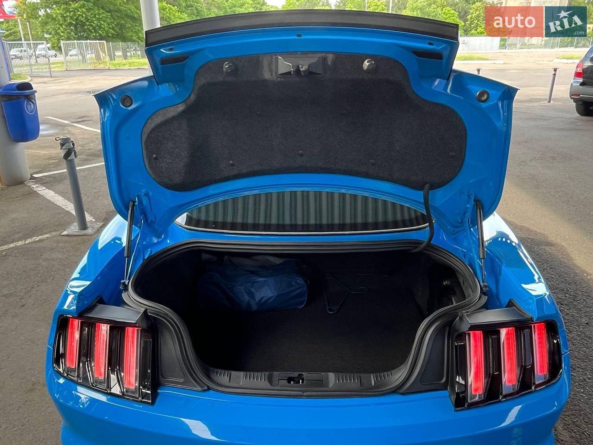 Ford Mustang 2017 VIN 1FA6P8TH5H5285983 фото оголошення 19 з 33