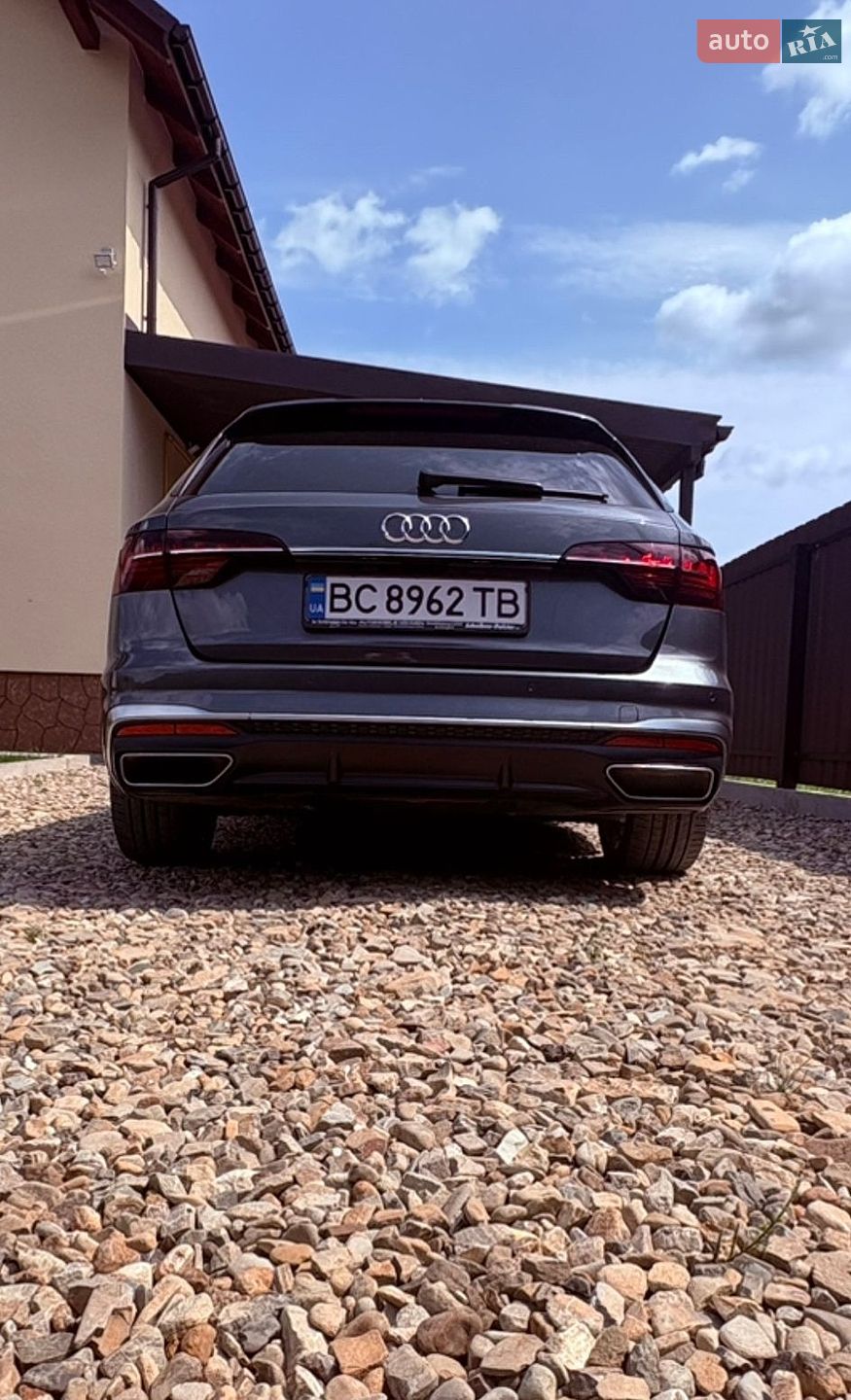 Audi A4 2020 VIN WAUZZZF45LA078006 фото оголошення 12 з 31