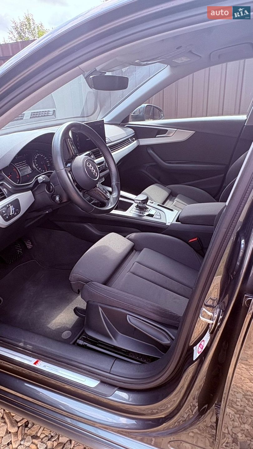 Audi A4 2020 VIN WAUZZZF45LA078006 фото оголошення 14 з 31