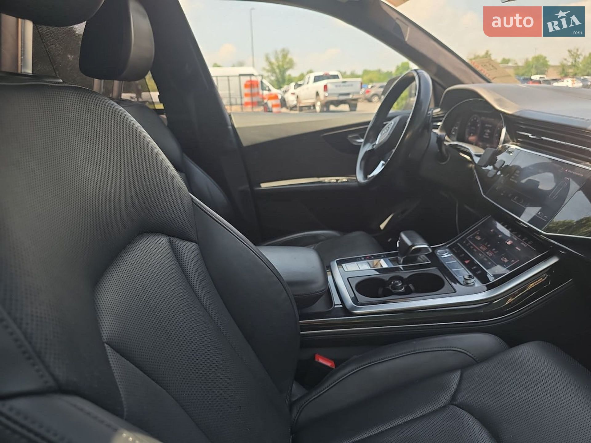 Audi Q8 2018 VIN WA1EVAF10KD005699 фото оголошення 5 з 6