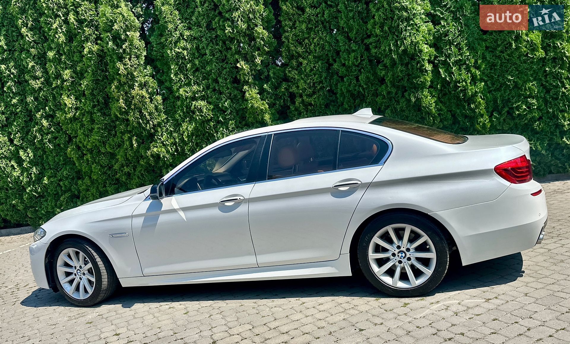 BMW 5 Series 2014 VIN WBAXA5C54ED690879 фото оголошення 15 з 96