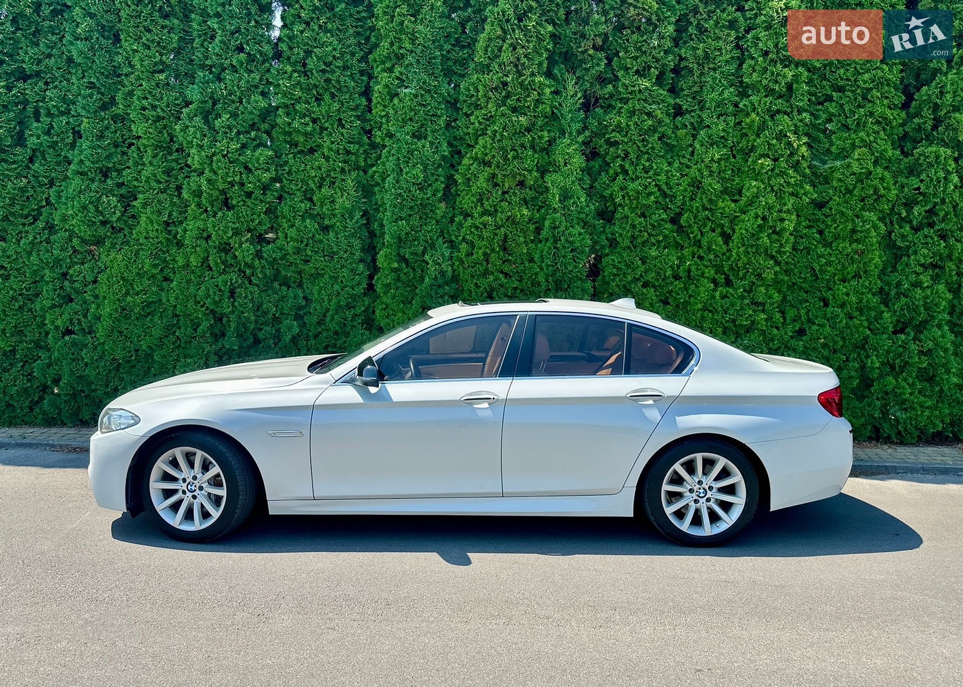 BMW 5 Series 2014 VIN WBAXA5C54ED690879 фото оголошення 21 з 96