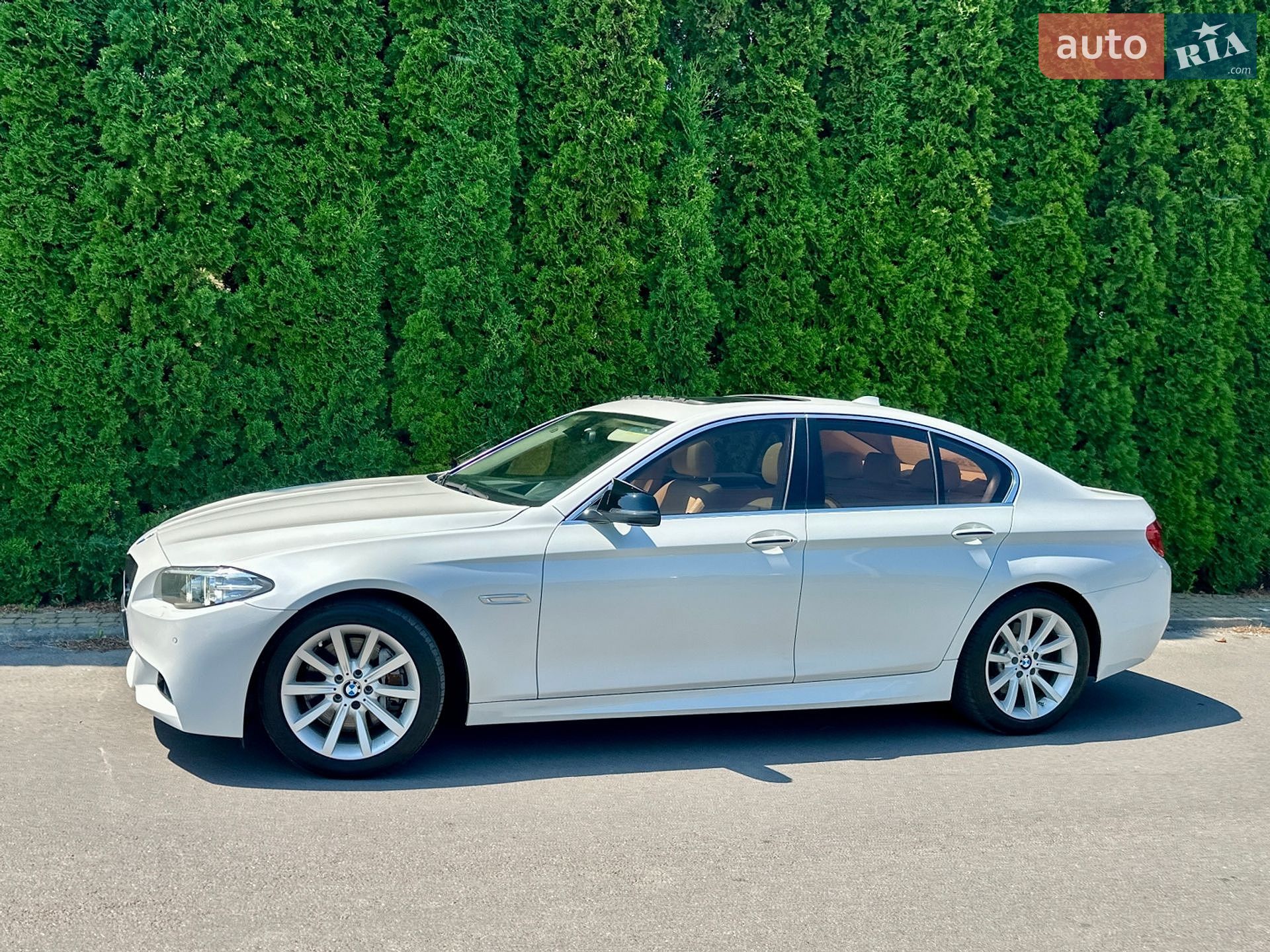 BMW 5 Series 2014 VIN WBAXA5C54ED690879 фото оголошення 27 з 96