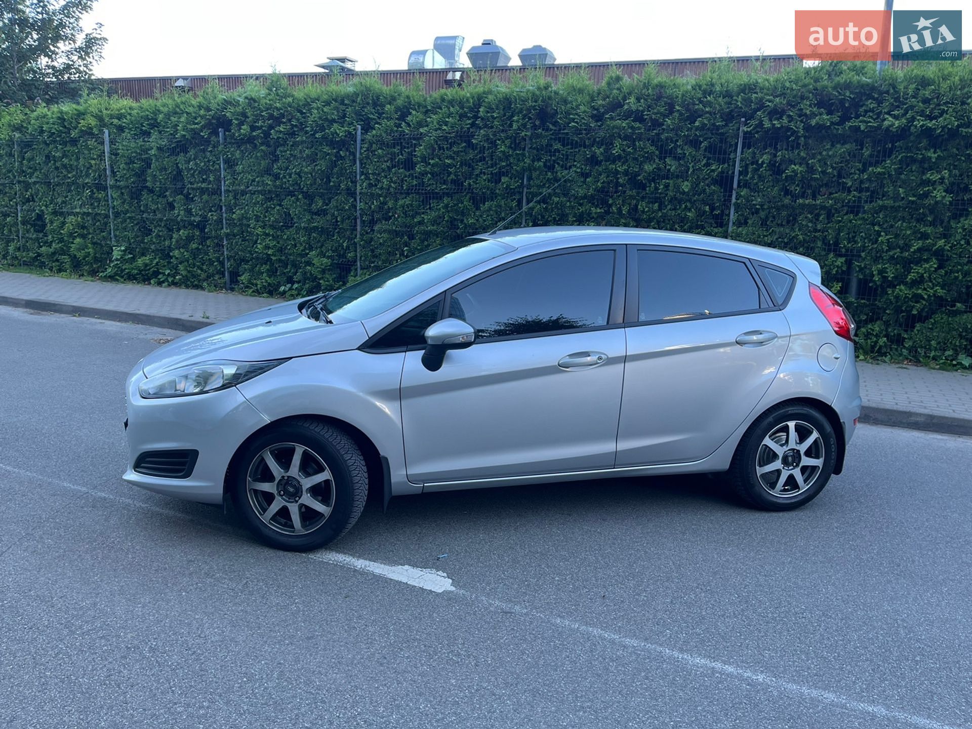 Ford Fiesta 2013 VIN WF0DXXGAKDDP33875 фото оголошення 3 з 26