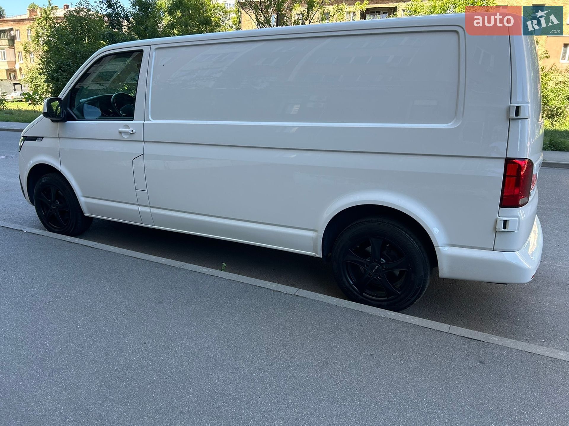 Volkswagen Transporter 2021 VIN WV1ZZZ7HZMH130014 фото оголошення 12 з 35