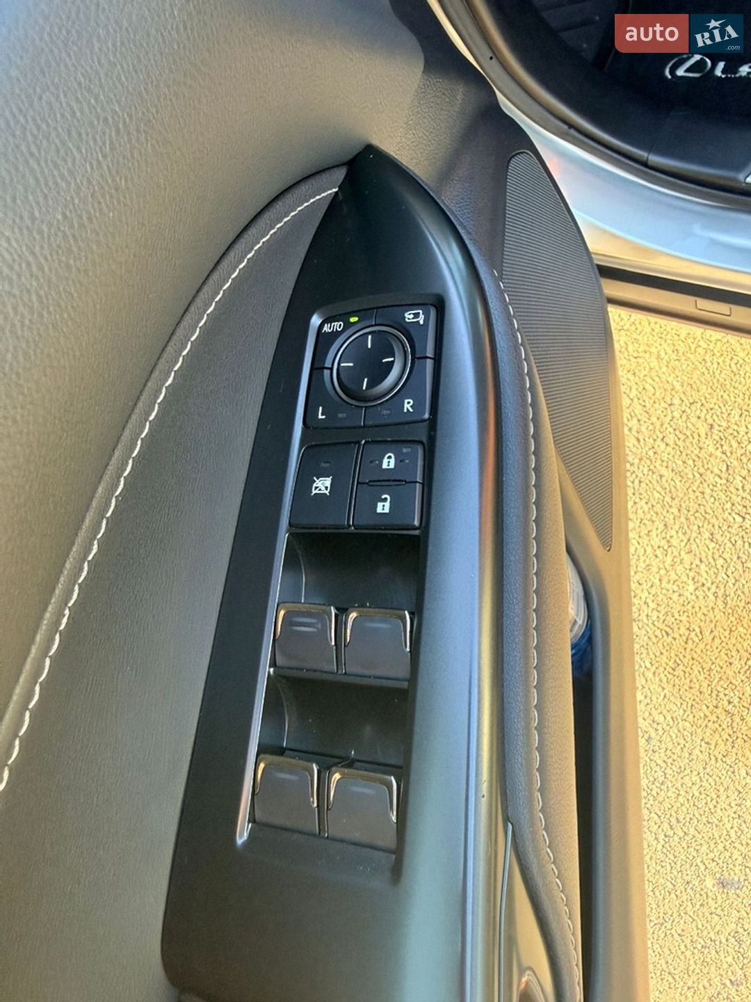 Lexus NX 2022 VIN JTJCFBAZ402001805 фото оголошення 34 з 40