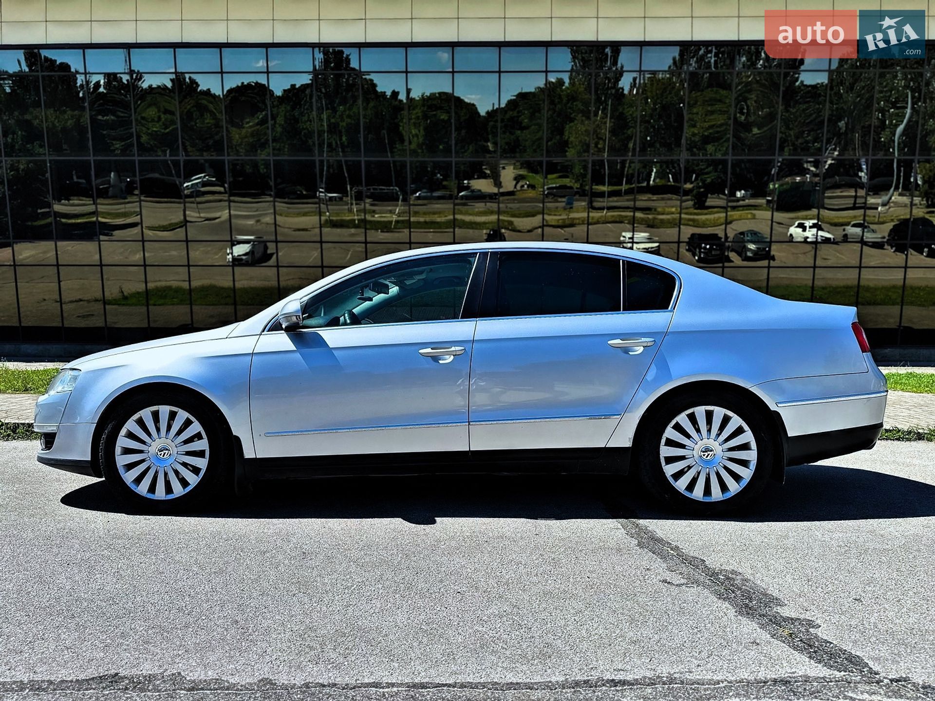 Volkswagen Passat 2005 VIN WVWZZZ3CZ6P010864 фото оголошення 2 з 26