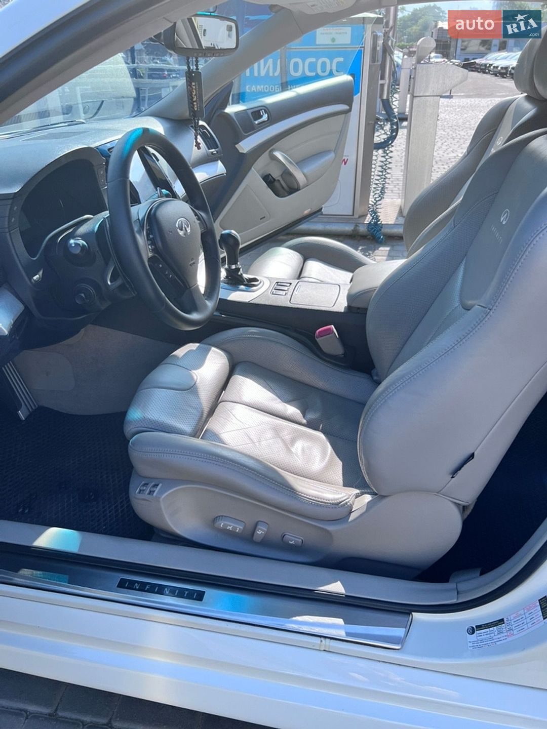 Infiniti G37 2008 VIN JNKCV64E18M117533 фото оголошення 18 з 29