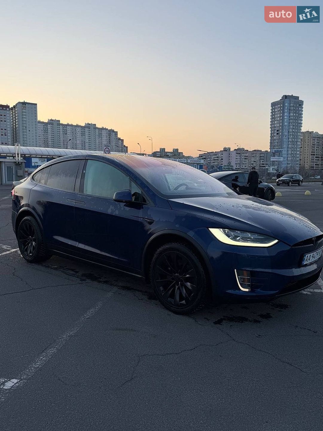 Tesla Model X 2016 VIN 5YJXCDE20GF030960 фото оголошення 2 з 10