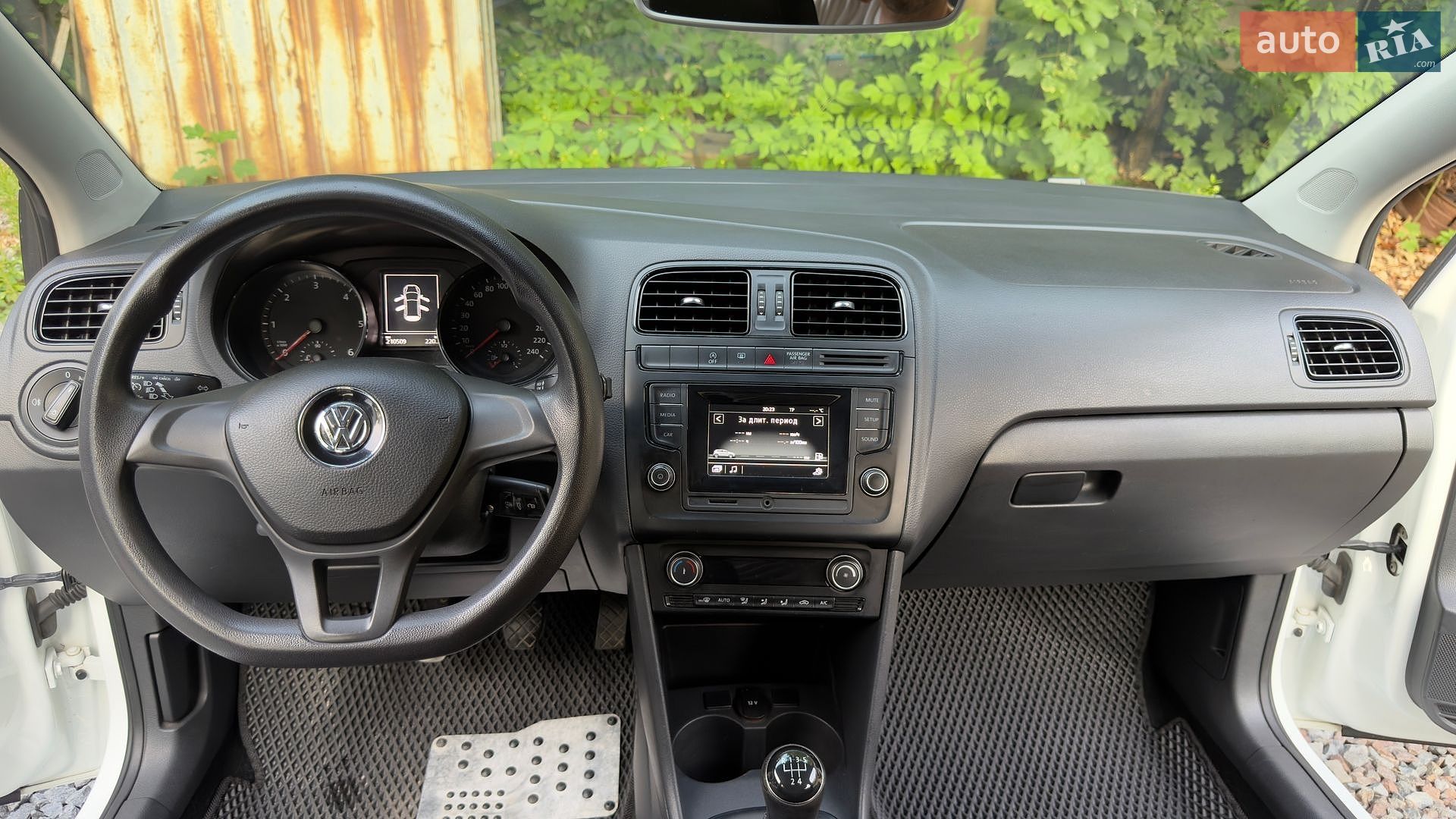 Volkswagen Polo 2015 VIN WVWZZZ6RZFY240989 фото оголошення 14 з 25