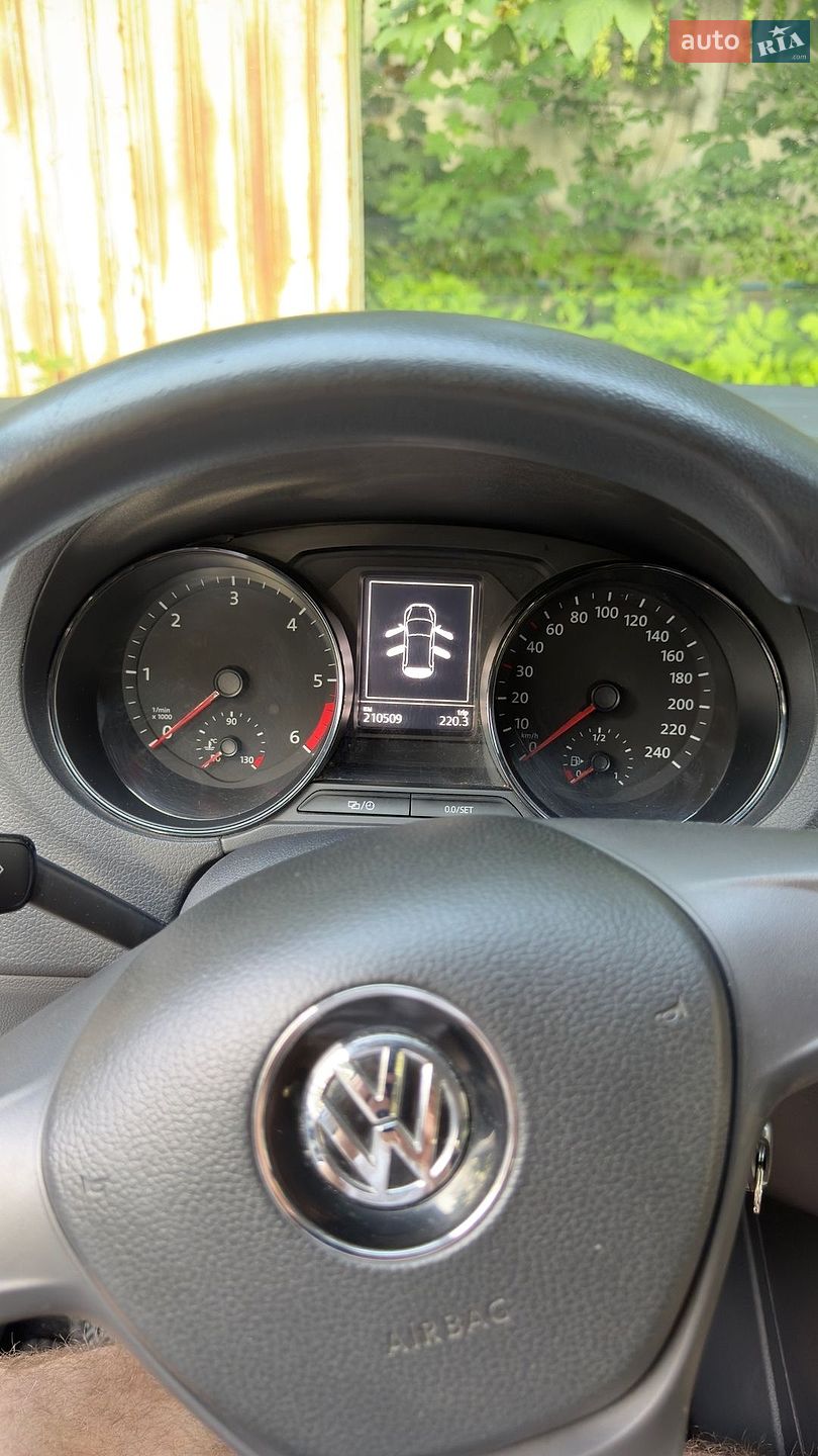 Volkswagen Polo 2015 VIN WVWZZZ6RZFY240989 фото оголошення 16 з 25