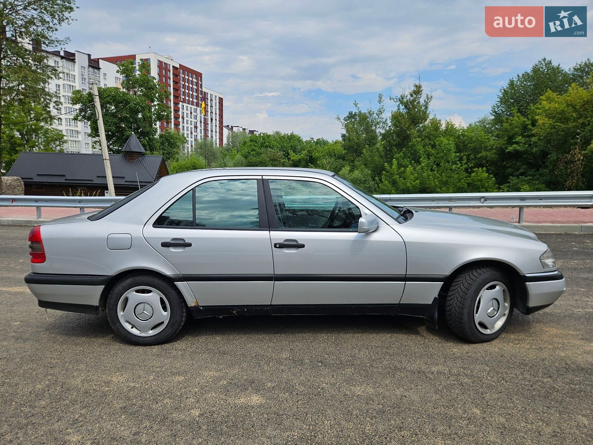 Mercedes-Benz C-Class 1995 VIN WDB2011221F182972 фото оголошення 2 з 16