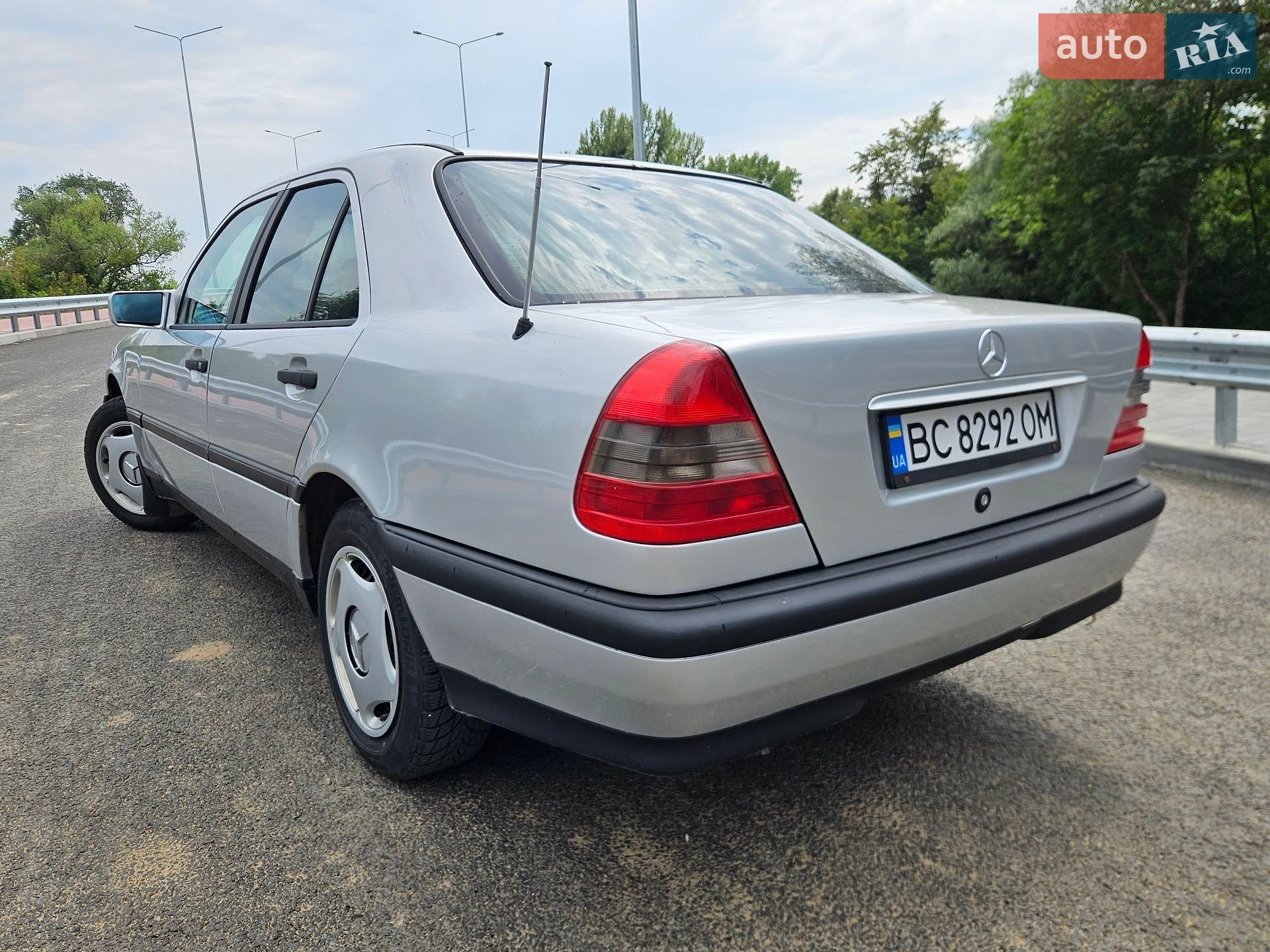 Mercedes-Benz C-Class 1995 VIN WDB2011221F182972 фото оголошення 3 з 16