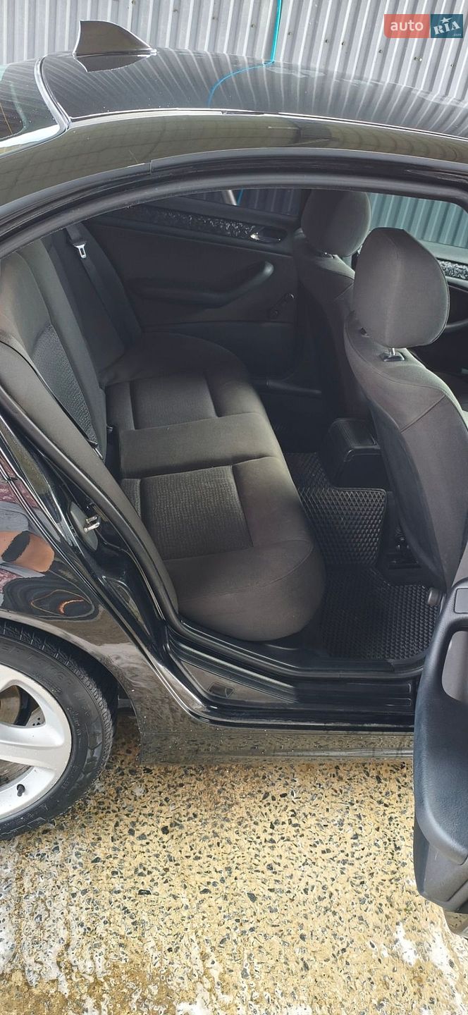 BMW 3 Series 2003 VIN WBAAY71020FZ54425 фото оголошення 11 з 21