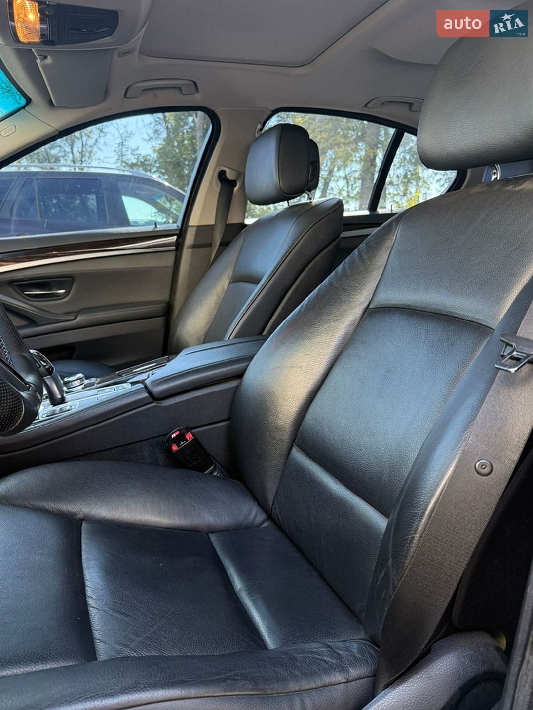 BMW 5 Series 2013 VIN WBAXA1103DDX28665 фото оголошення 4 з 9
