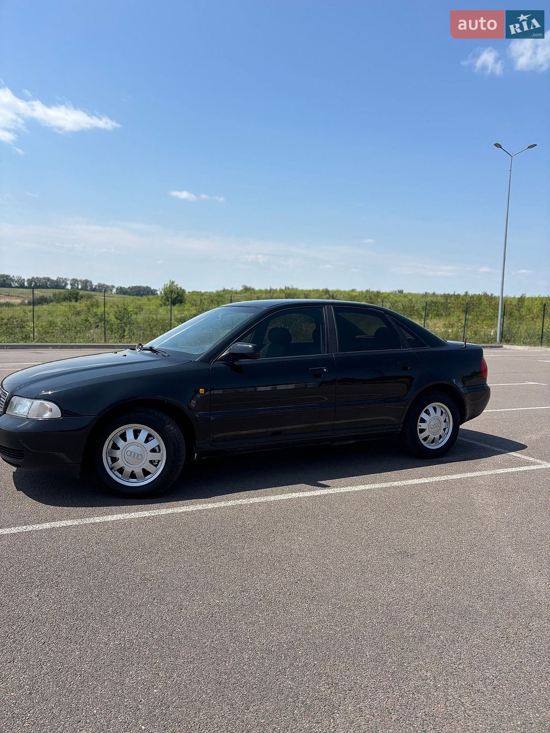 Audi A4 1998 VIN WAUZZZ8DZWA219305 фото оголошення 2 з 16