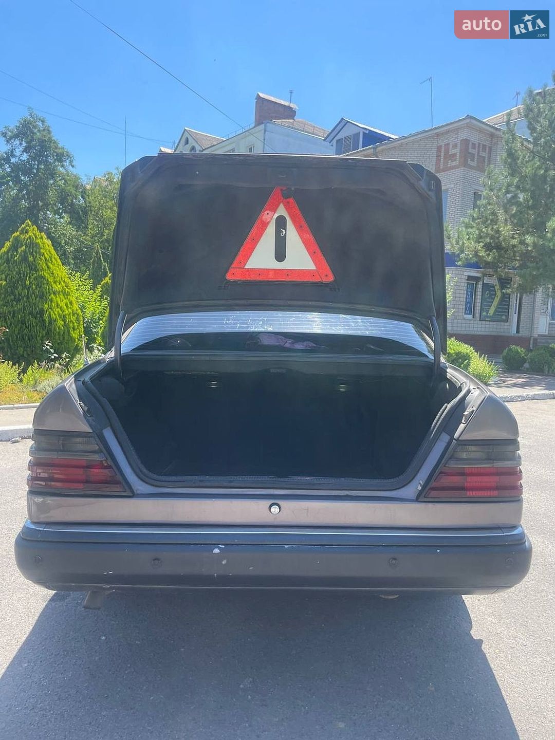 Mercedes-Benz E-Class 1992 VIN WDB1240221B911868 фото оголошення 20 з 22
