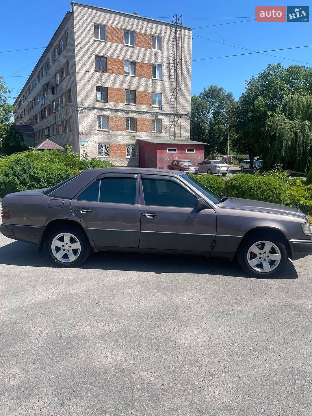 Mercedes-Benz E-Class 1992 VIN WDB1240221B911868 фото оголошення 4 з 22