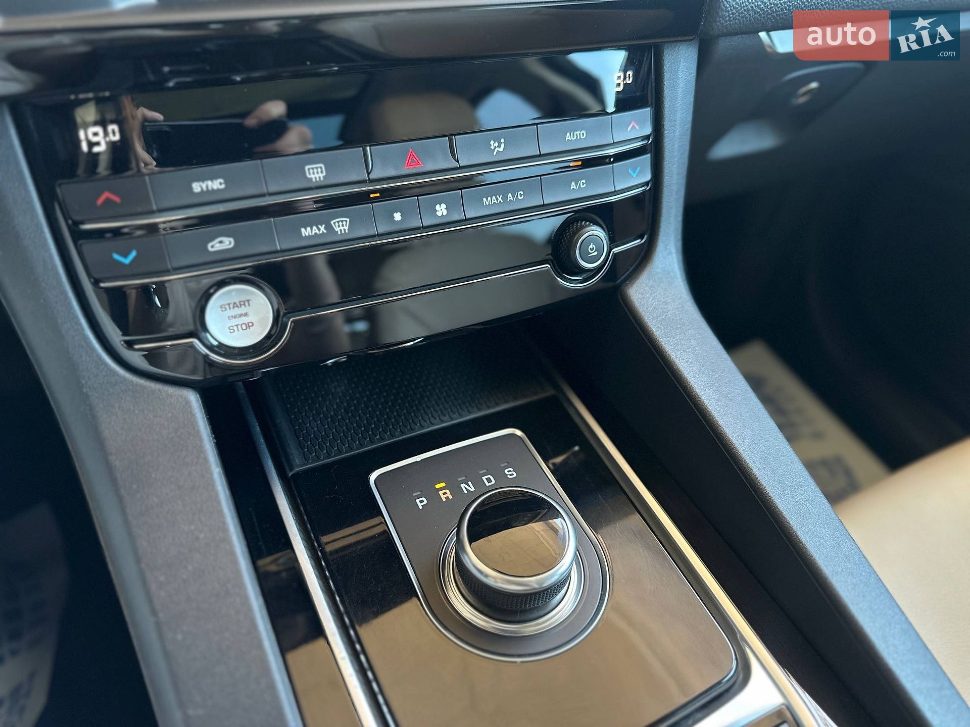 Jaguar F-Pace 2017 VIN SADCJ2FX0JA269108 фото оголошення 19 з 22