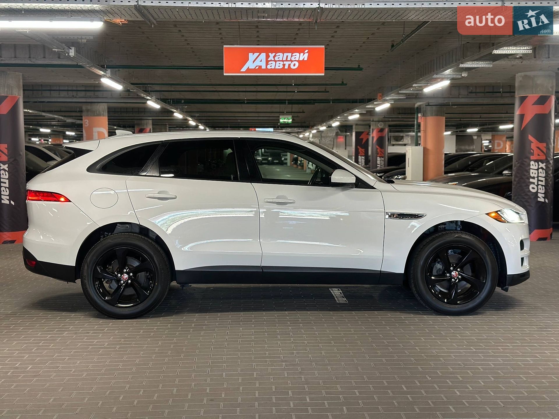 Jaguar F-Pace 2017 VIN SADCJ2FX0JA269108 фото оголошення 4 з 22
