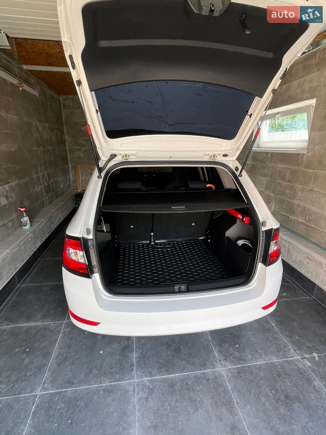Skoda Fabia 2019 VIN TMBJP2NJ7LB500338 фото оголошення 4 з 14
