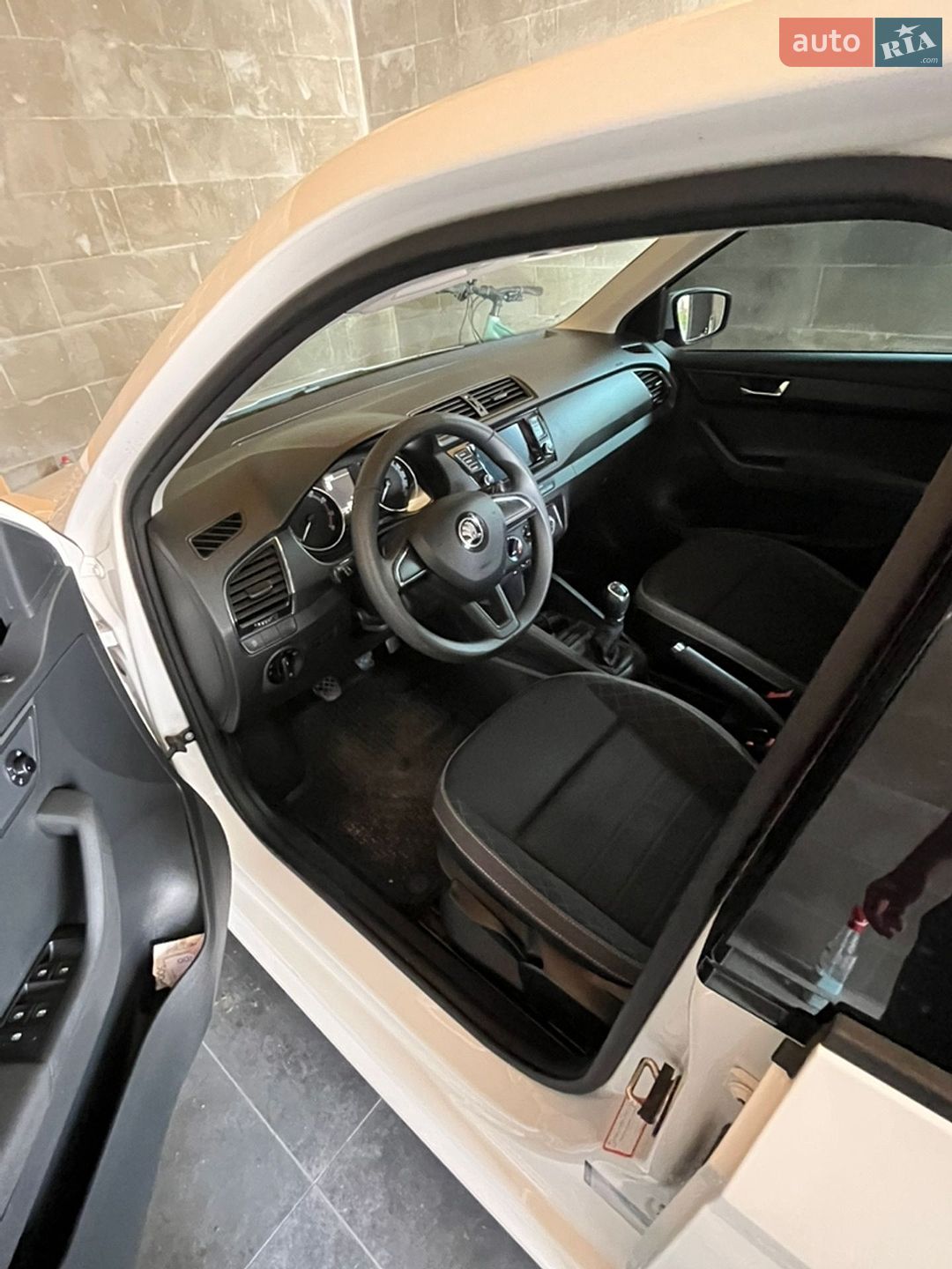 Skoda Fabia 2019 VIN TMBJP2NJ7LB500338 фото оголошення 6 з 14