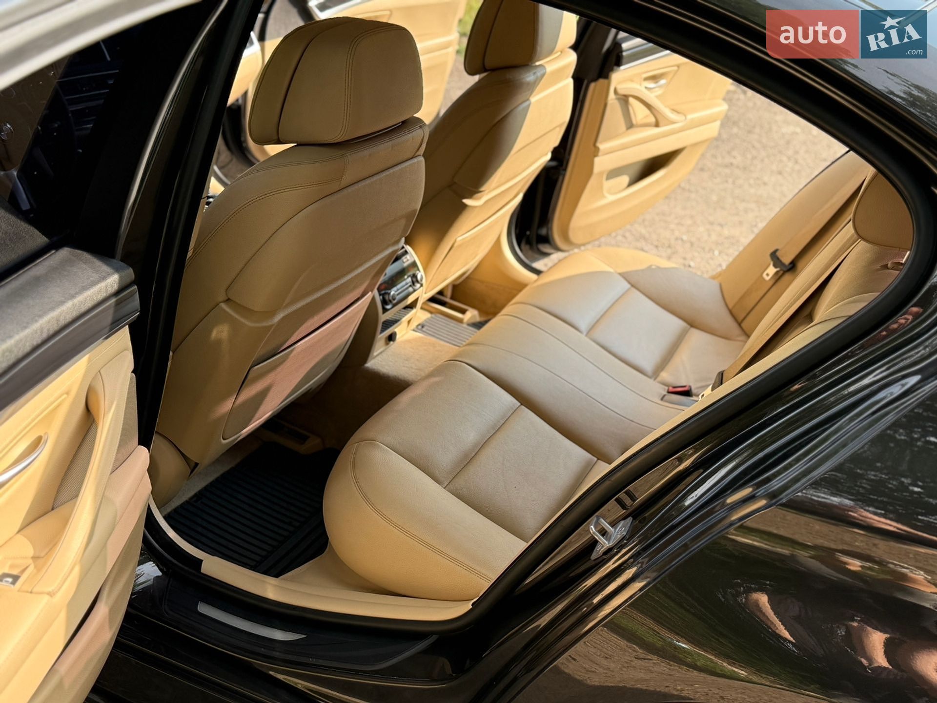 BMW 5 Series 2015 VIN WBA5E710X0G156145 фото оголошення 31 з 64