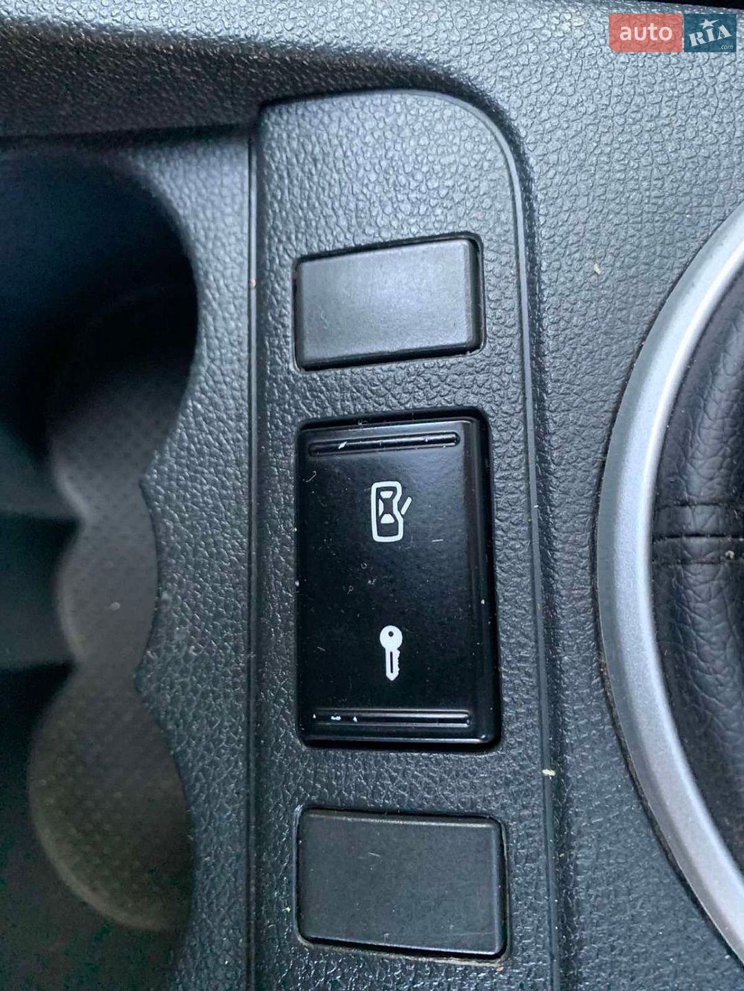 Skoda Fabia 2012 VIN TMBJK25J3C3135861 фото оголошення 10 з 36