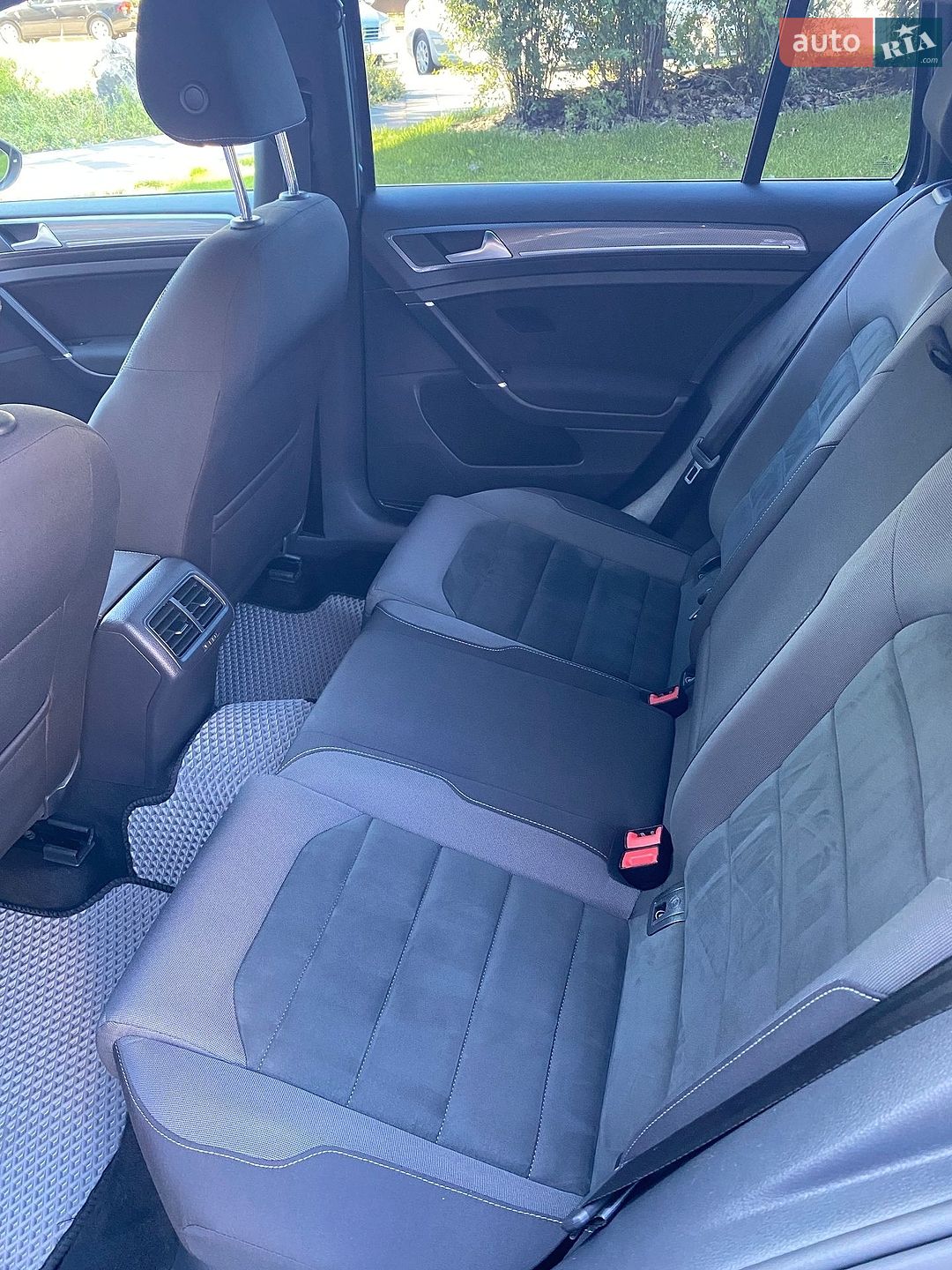 Volkswagen Golf 2018 VIN WVWZZZAUZJP601807 фото оголошення 9 з 20