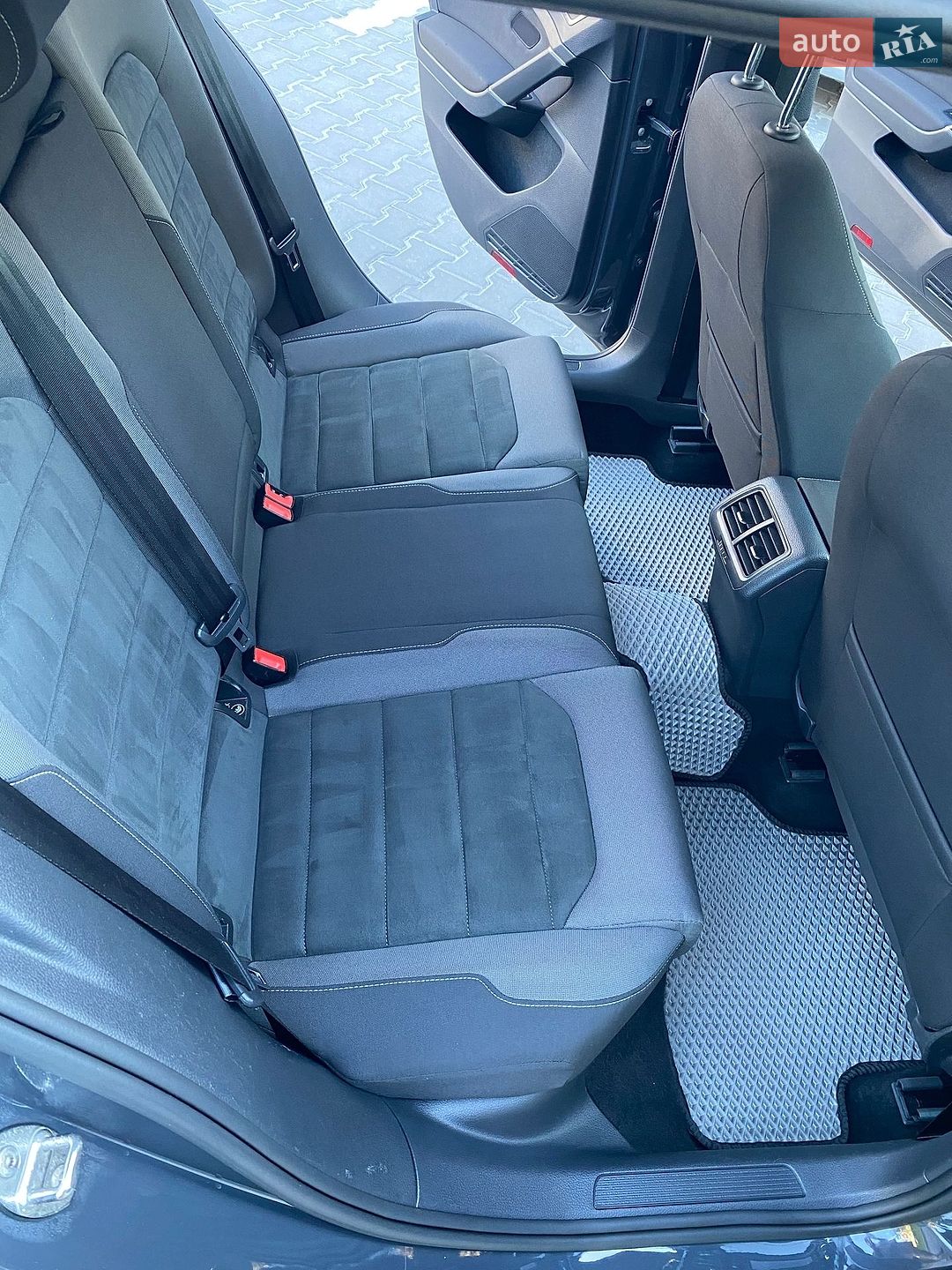 Volkswagen Golf 2018 VIN WVWZZZAUZJP601807 фото оголошення 14 з 20