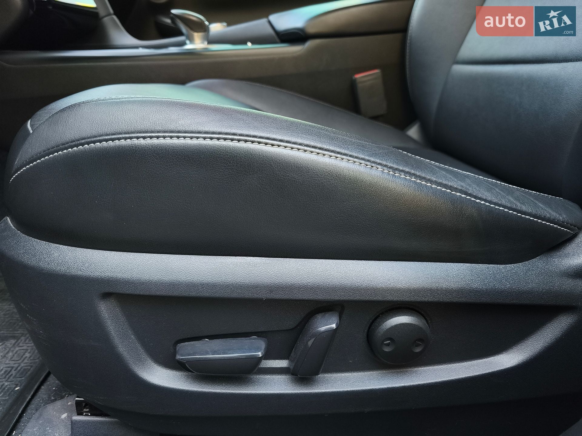 Infiniti QX50 2018 VIN 3PCAJ5M10KF125540 фото оголошення 12 з 30