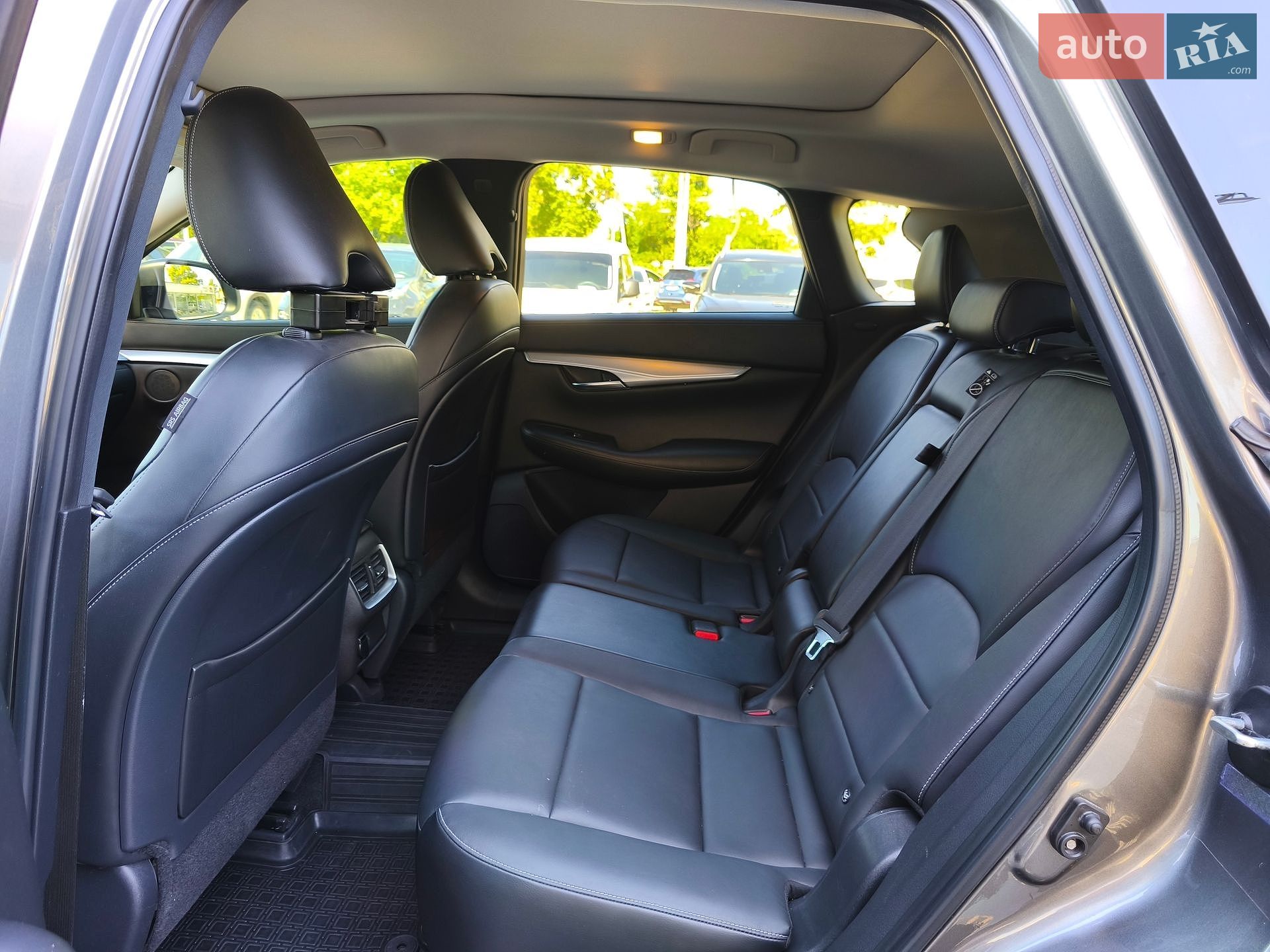 Infiniti QX50 2018 VIN 3PCAJ5M10KF125540 фото оголошення 13 з 30