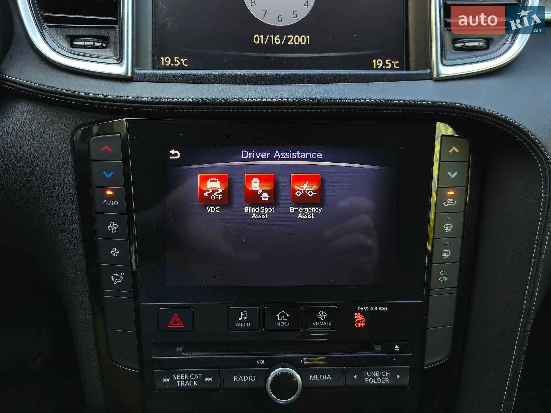 Infiniti QX50 2018 VIN 3PCAJ5M10KF125540 фото оголошення 24 з 30