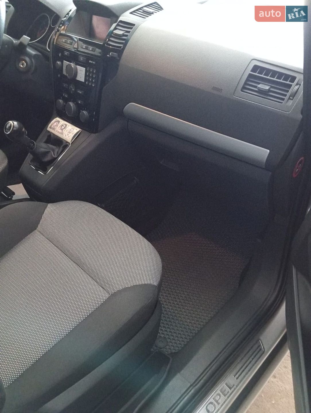 Opel Zafira 2010 VIN W0L0AHM75AG075304 фото оголошення 5 з 8