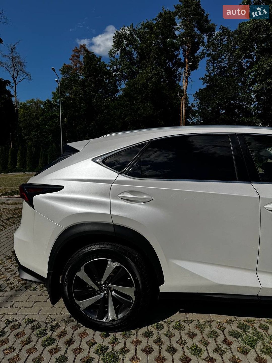Lexus NX 2018 VIN JTJBARBZ8K2194058 фото оголошення 8 з 125
