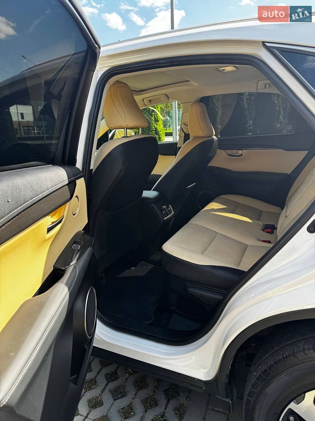 Lexus NX 2018 VIN JTJBARBZ8K2194058 фото оголошення 35 з 125