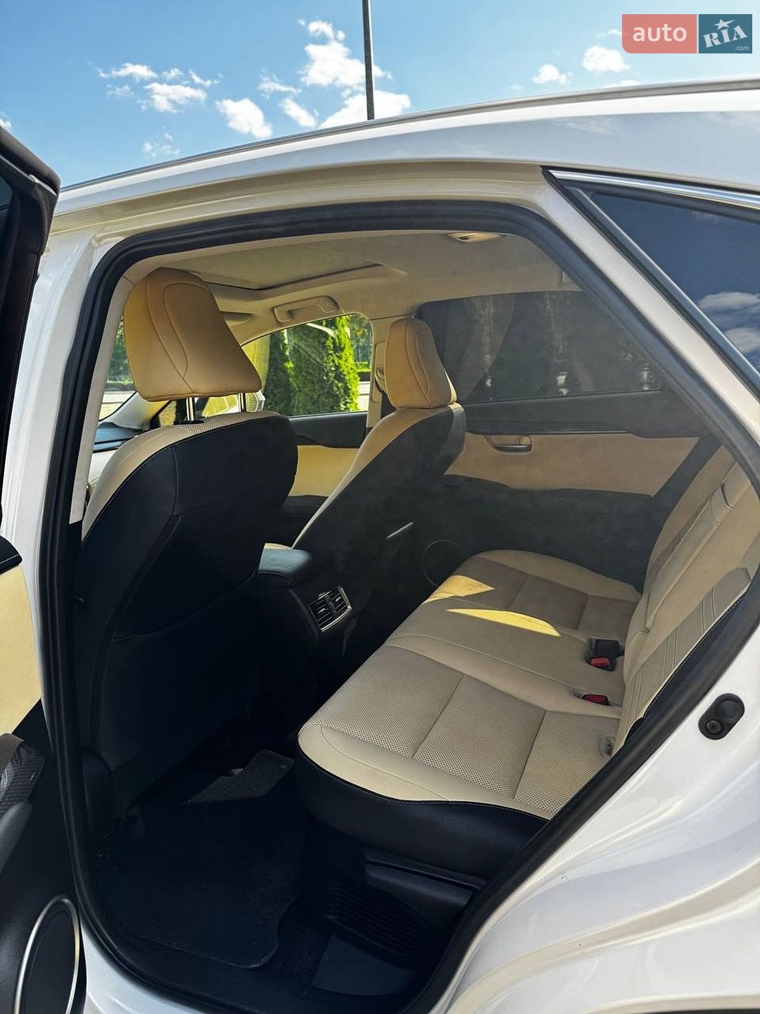 Lexus NX 2018 VIN JTJBARBZ8K2194058 фото оголошення 36 з 125