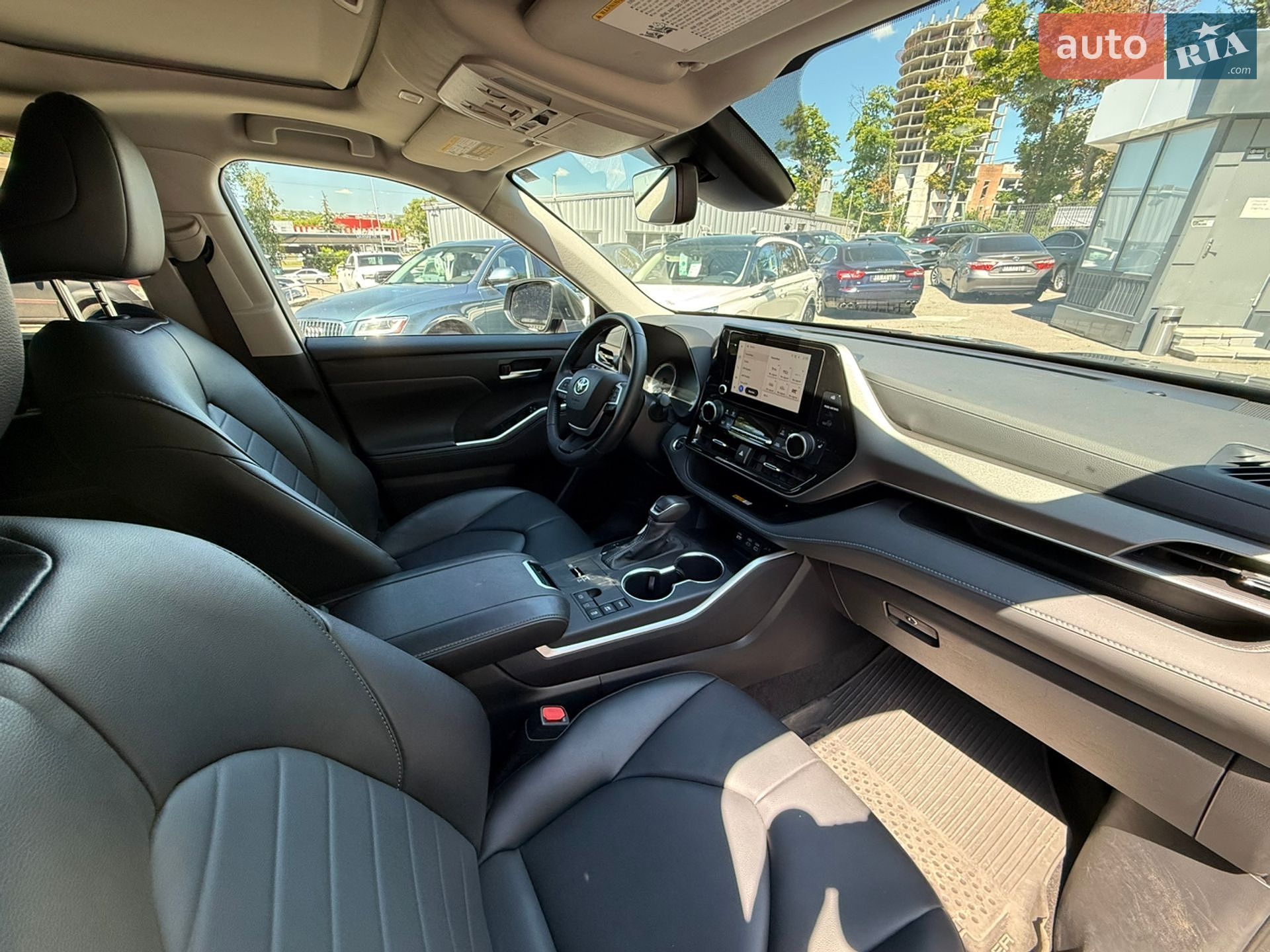 Toyota Highlander 2024 VIN 5TDKBRCH8RS638483 фото оголошення 6 з 20