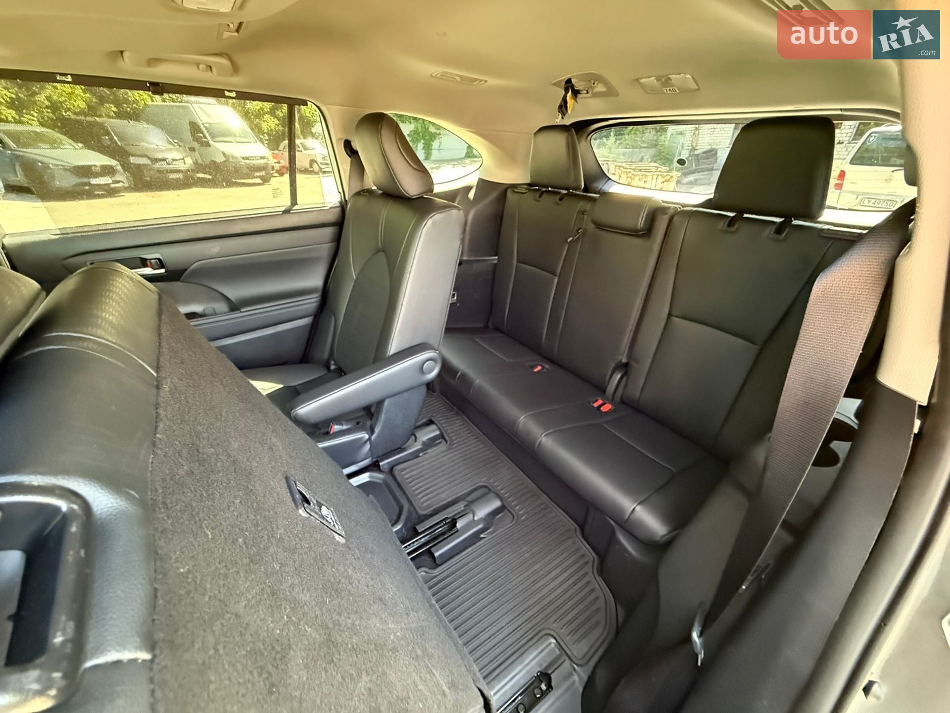 Toyota Highlander 2024 VIN 5TDKBRCH8RS638483 фото оголошення 12 з 20