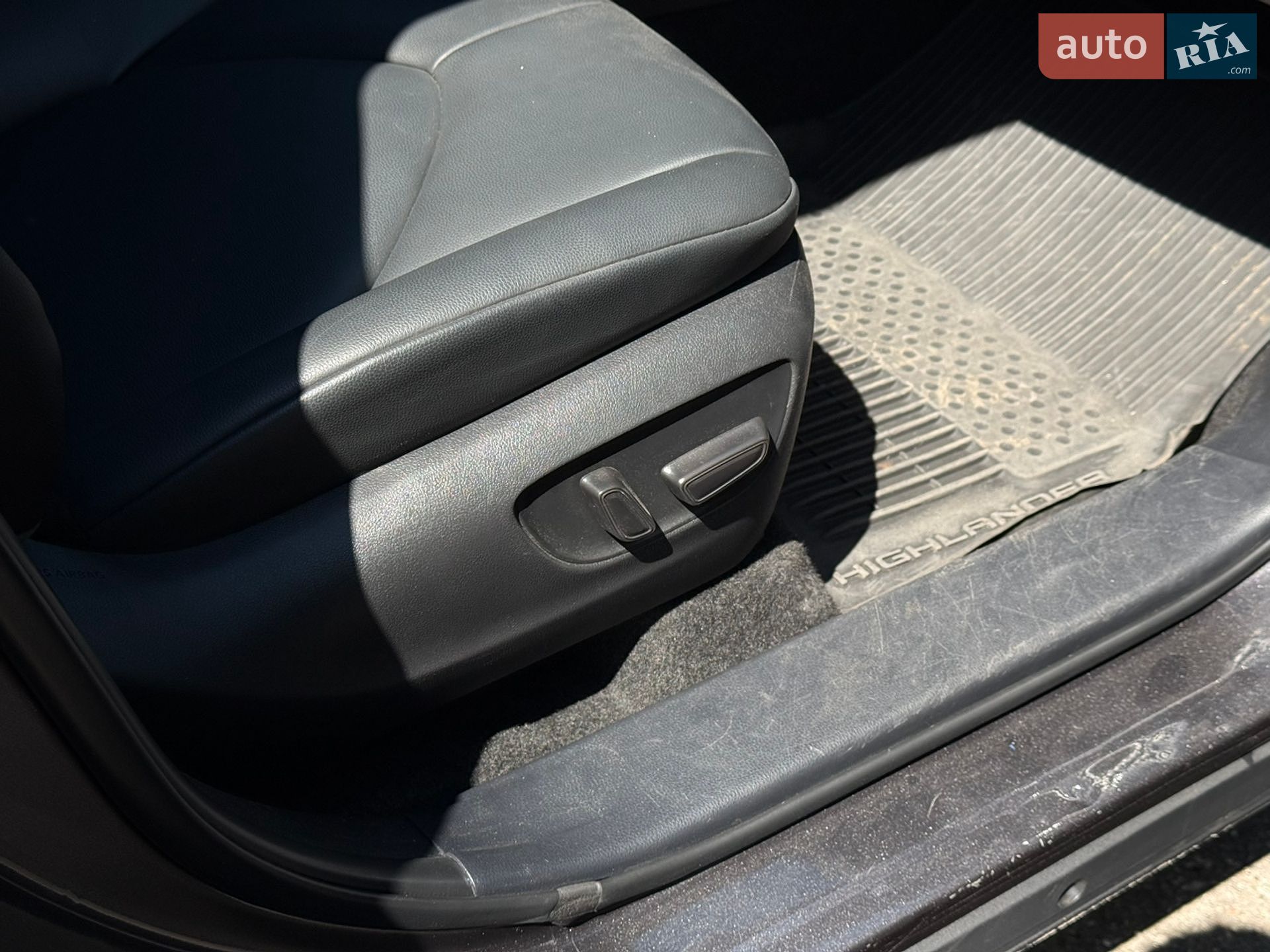 Toyota Highlander 2024 VIN 5TDKBRCH8RS638483 фото оголошення 13 з 20