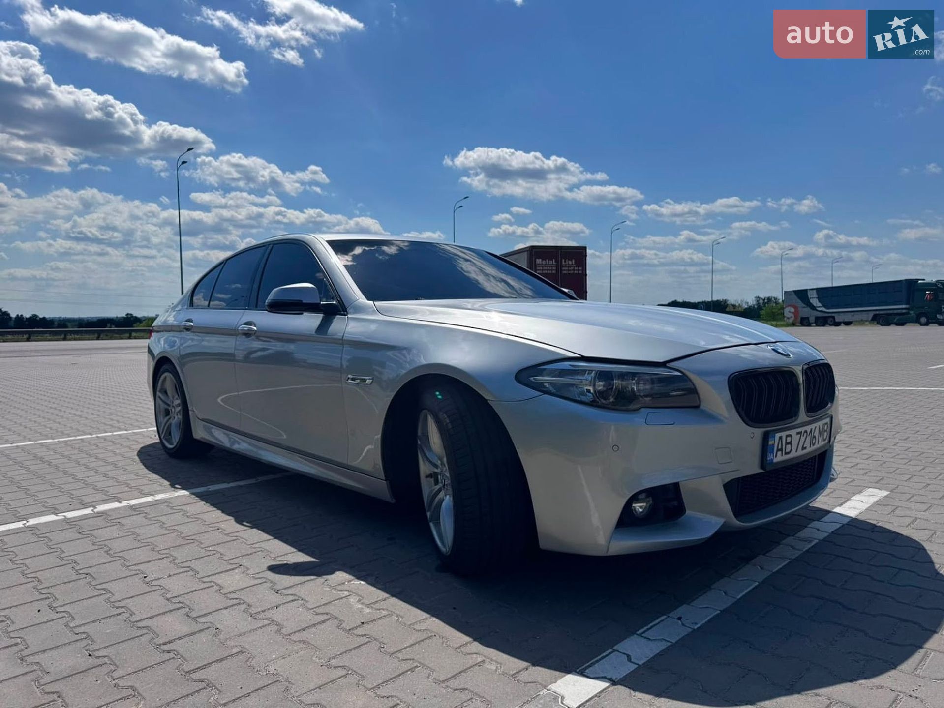 BMW 5 Series 2014 VIN WBA5B3C59FD543516 фото оголошення 9 з 24