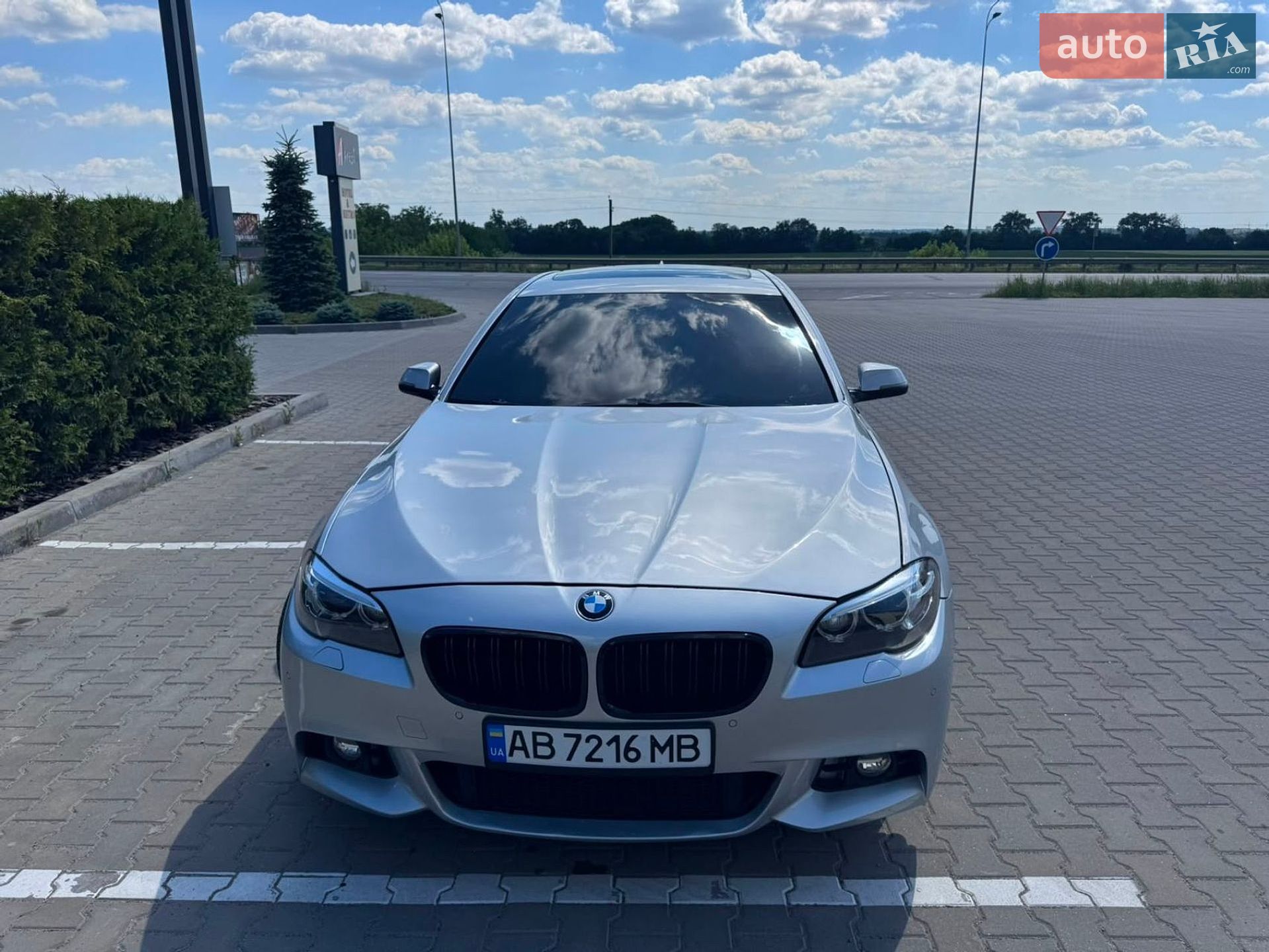 BMW 5 Series 2014 VIN WBA5B3C59FD543516 фото оголошення 4 з 24