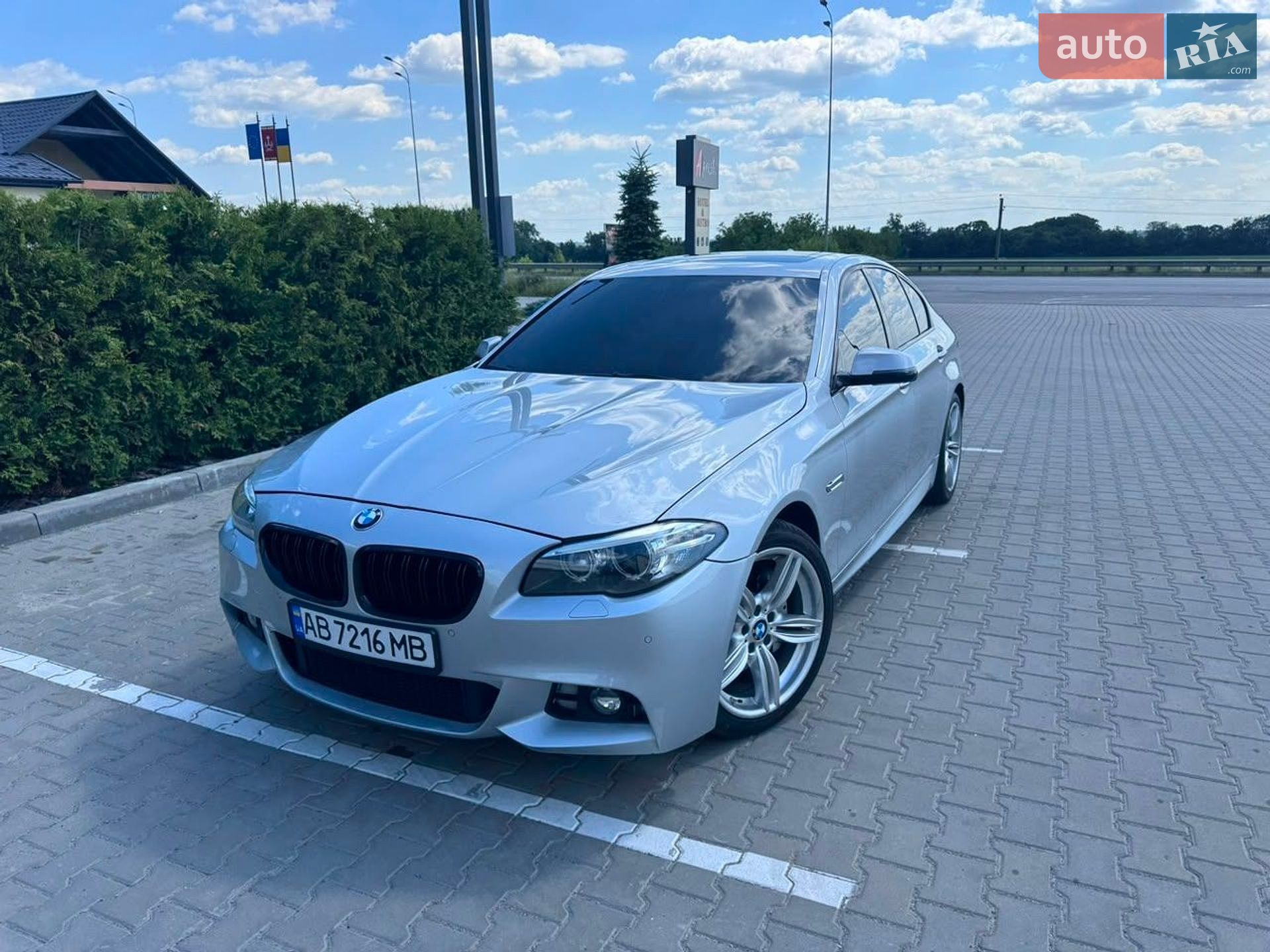 BMW 5 Series 2014 VIN WBA5B3C59FD543516 фото оголошення 3 з 24