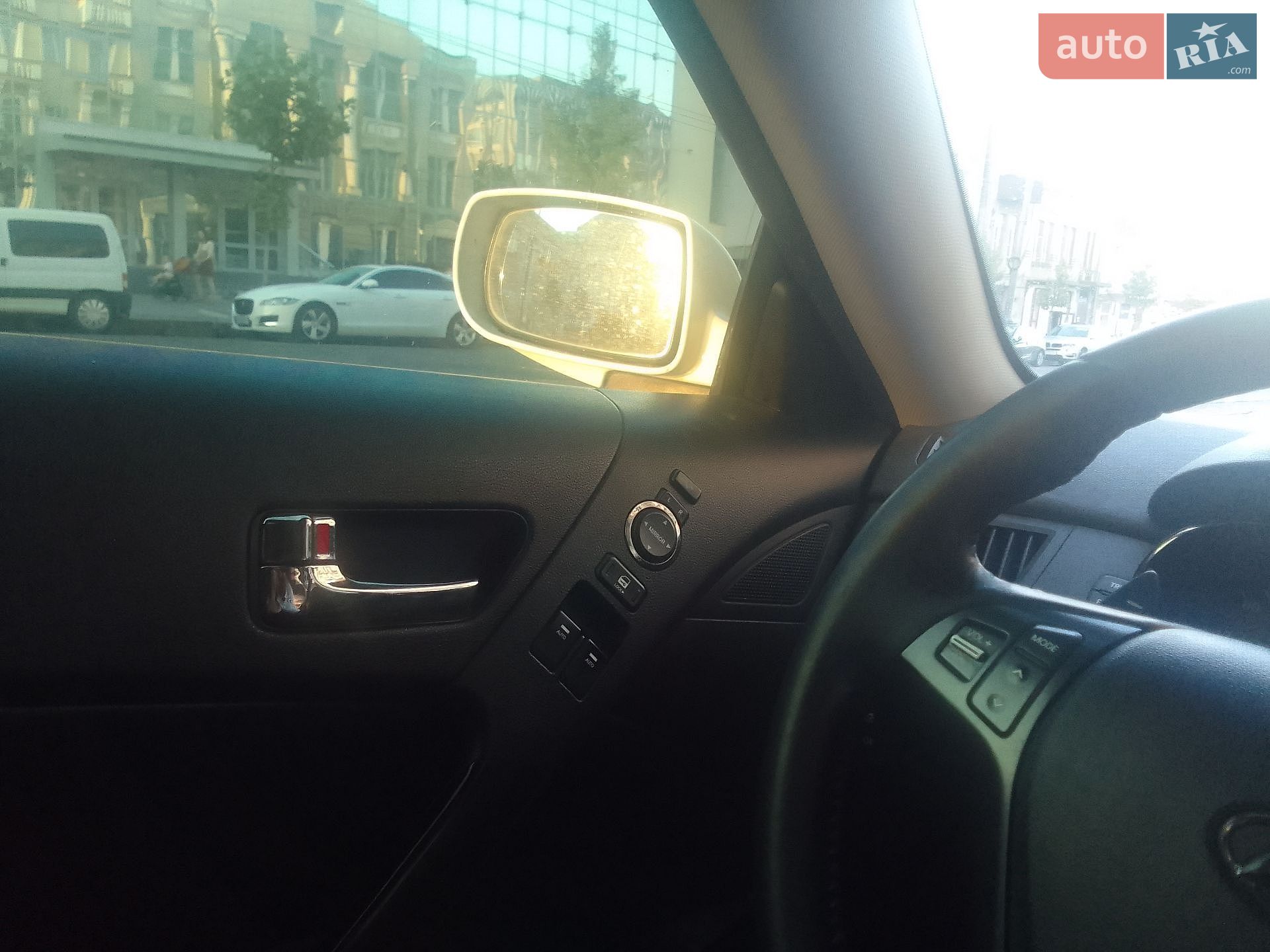 Hyundai Genesis Coupe 2011 VIN KMHHT61DBBU055647 фото оголошення 4 з 10