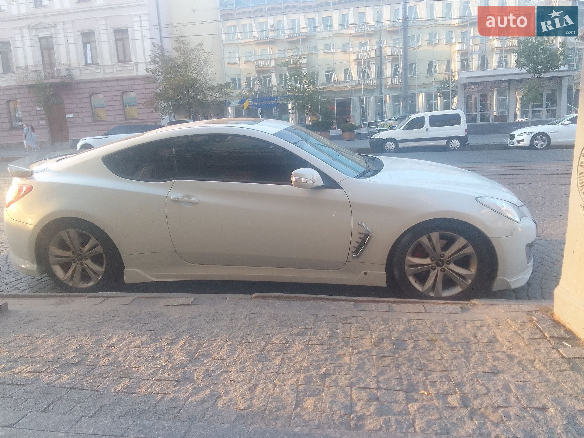 Hyundai Genesis Coupe 2011 VIN KMHHT61DBBU055647 фото оголошення 8 з 10